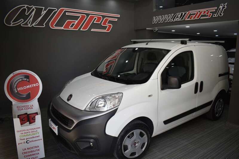 Bianco Usata 2016 Fiat Fiorino Trekking Monovolume | 8000 € (Molto cara) - Immagine 1/4