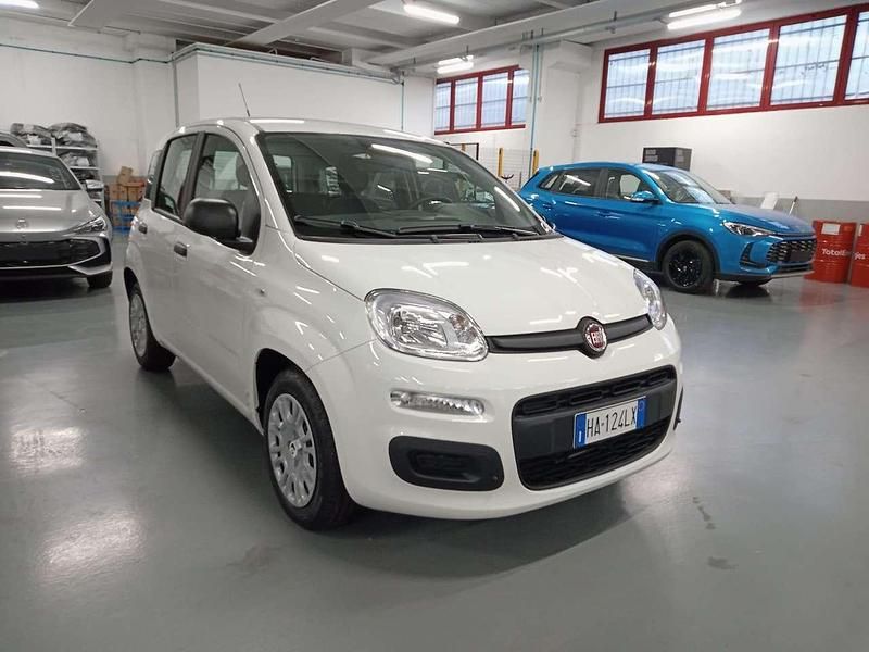 Nuova Fiat Panda 69 CV (50 kW) 2026 004rosso Utilitaria