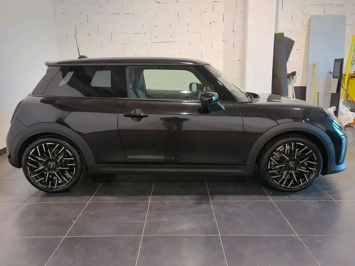 Nuova Mini Countryman Favoured 170 CV (125 kW) 2025 Verde SUV