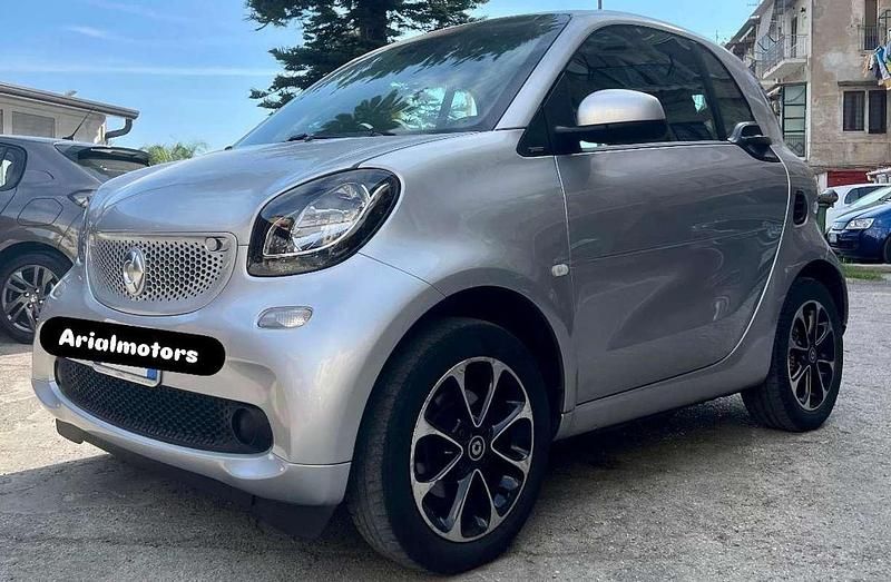 Usata 2015 Smart ForTwo Coupé Due volumi | 9700 € (Buon prezzo) - Immagine 1/4
