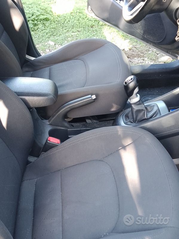 Usata 2012 Kia Rio | 5500 € - Immagine 1/4