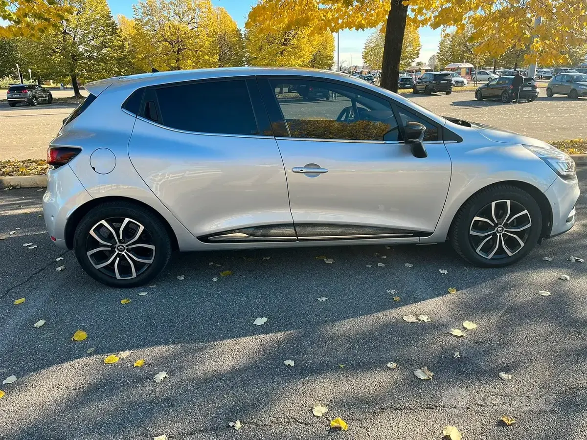 Usata Renault Clio Intens 90 CV (66 kW) 2019 Grigio Utilitaria