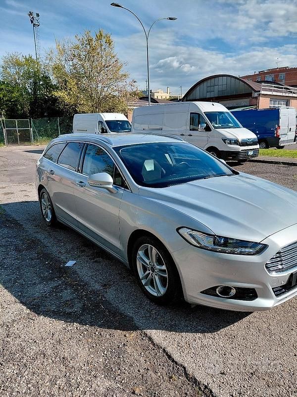 Usata Ford Mondeo 180 CV (132 kW) 2016 Grigio Station wagon