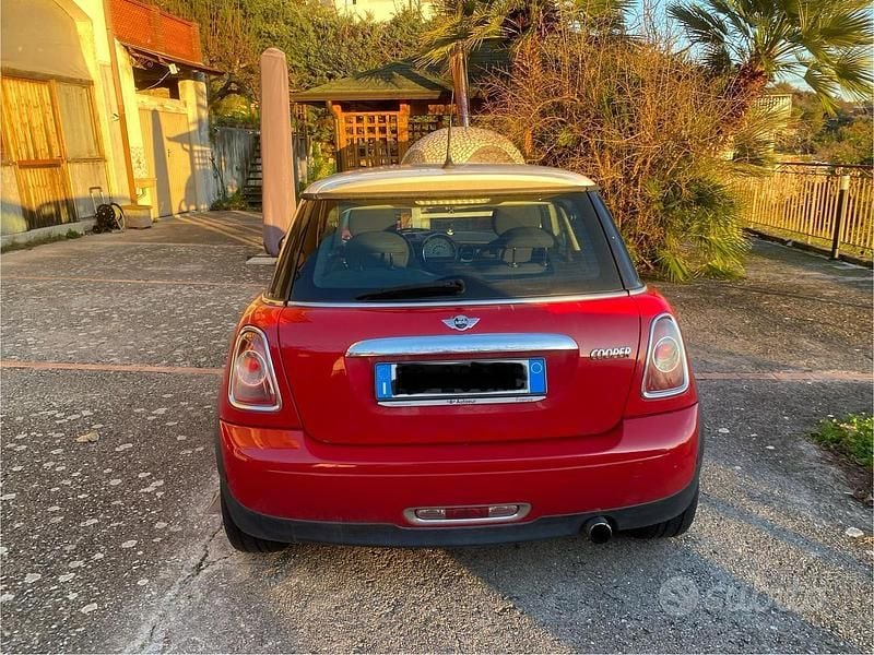 Usata Mini Cooper 122 CV (89 kW) 2010 Rosso Utilitaria