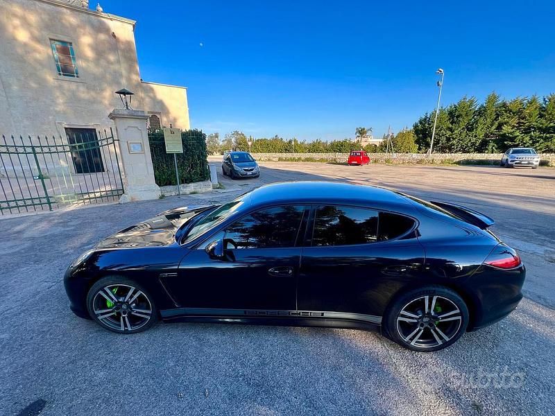 Usata Porsche Panamera 250 CV (183 kW) 2012 Nero Berlina