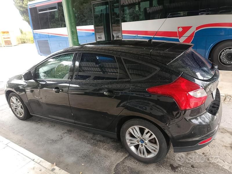Usata Ford Focus 115 CV (84 kW) 2011 Nero Berlina