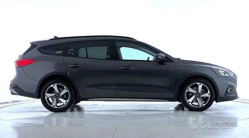Usata Ford Focus Active 120 CV (88 kW) 2020 Grigio scuro Station wagon