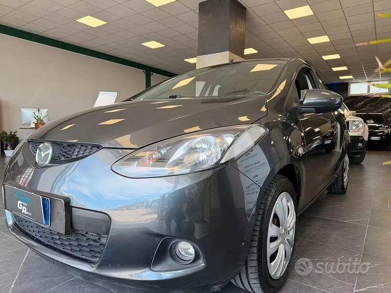 Usata Mazda 2 Trendy 75 CV (55 kW) 2014 Grigio Berlina