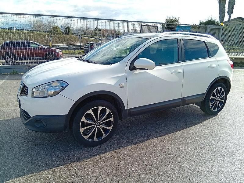 Usata Nissan Qashqai N-TEC 110 CV (80 kW) 2011 Bianco SUV