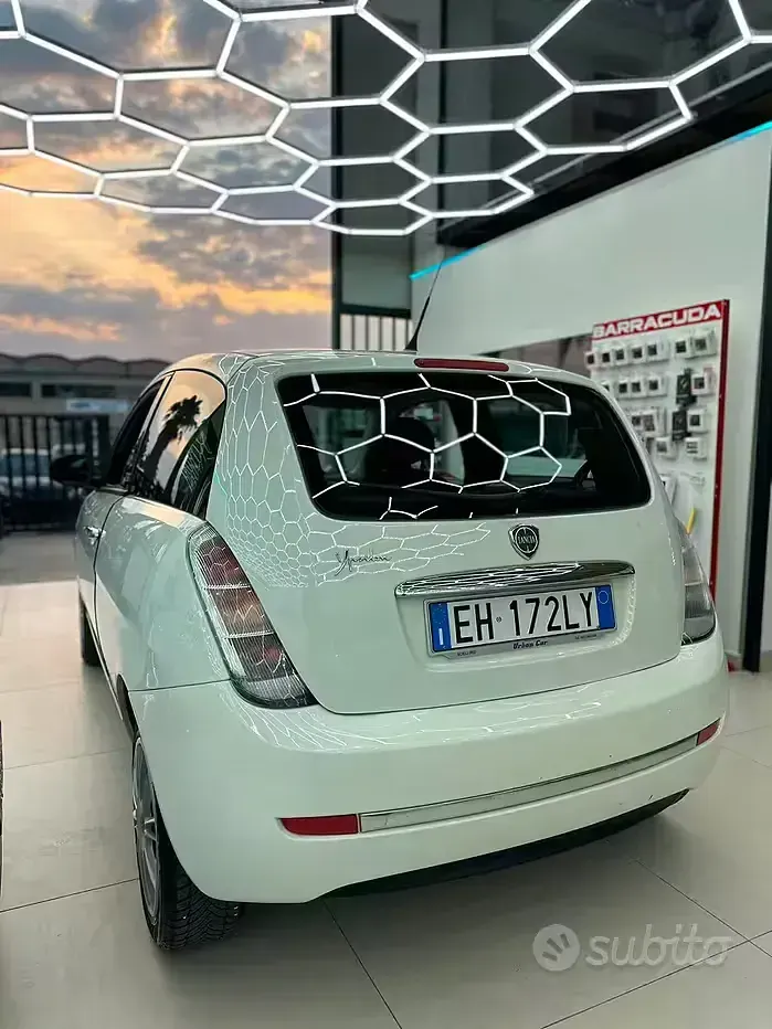 Usata Lancia Ypsilon 69 CV (50 kW) 2011 Bianco Utilitaria