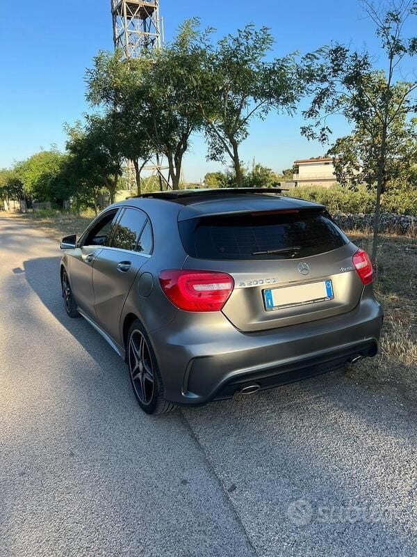 Usata Mercedes A200 136 CV (100 kW) 2015 Grigio Utilitaria