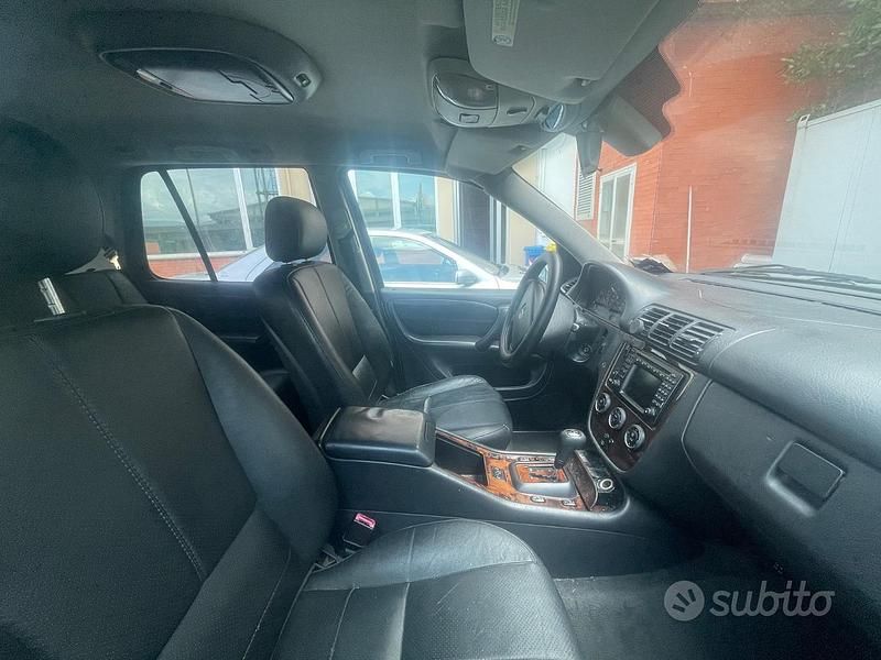 Usata Mercedes ML320 224 CV (164 kW) 2002 Grigio SUV