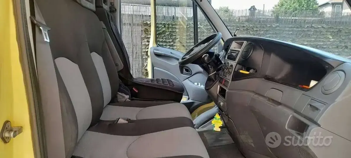 Usata Iveco Daily 2009 Giallo Furgone