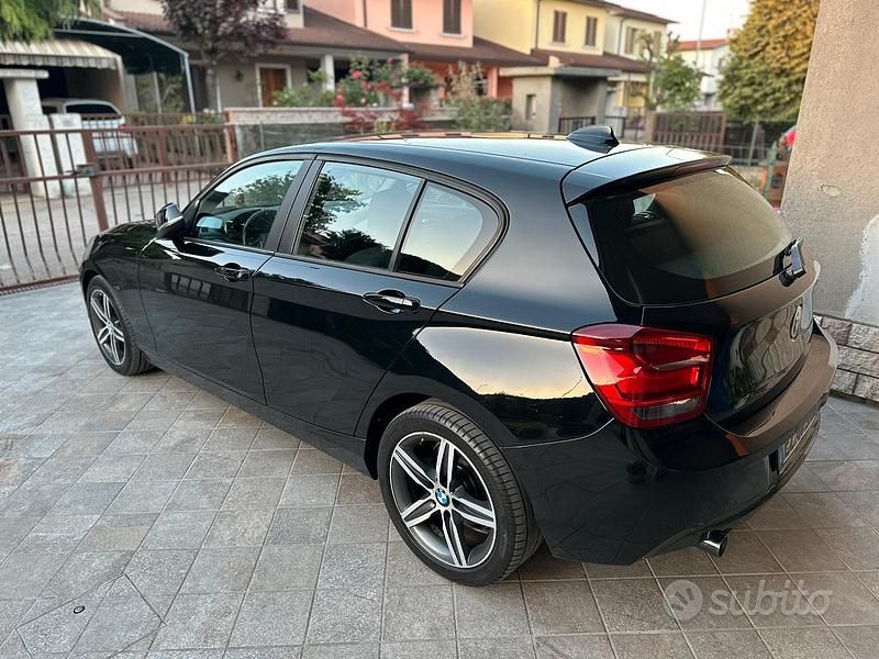 Usata BMW 118 Efficient Dynamics 150 CV (110 kW) 2015 Nero Utilitaria