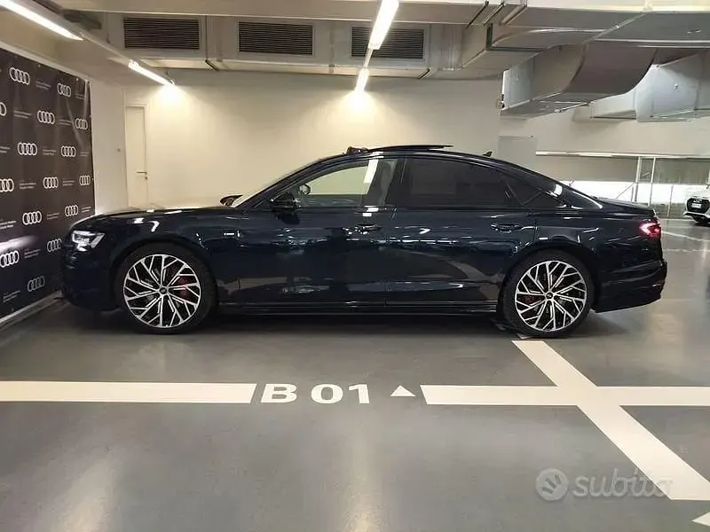 Usata Audi A8 Ambiente 286 CV (210 kW) 2023 Blu Berlina