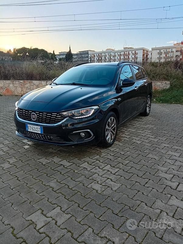 Usata Fiat Tipo Lounge 120 CV (88 kW) 2019 Nero Station wagon