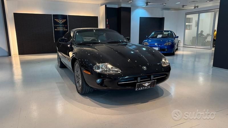 Usata Jaguar XK8 284 CV (208 kW) 1998 Nero Coupé
