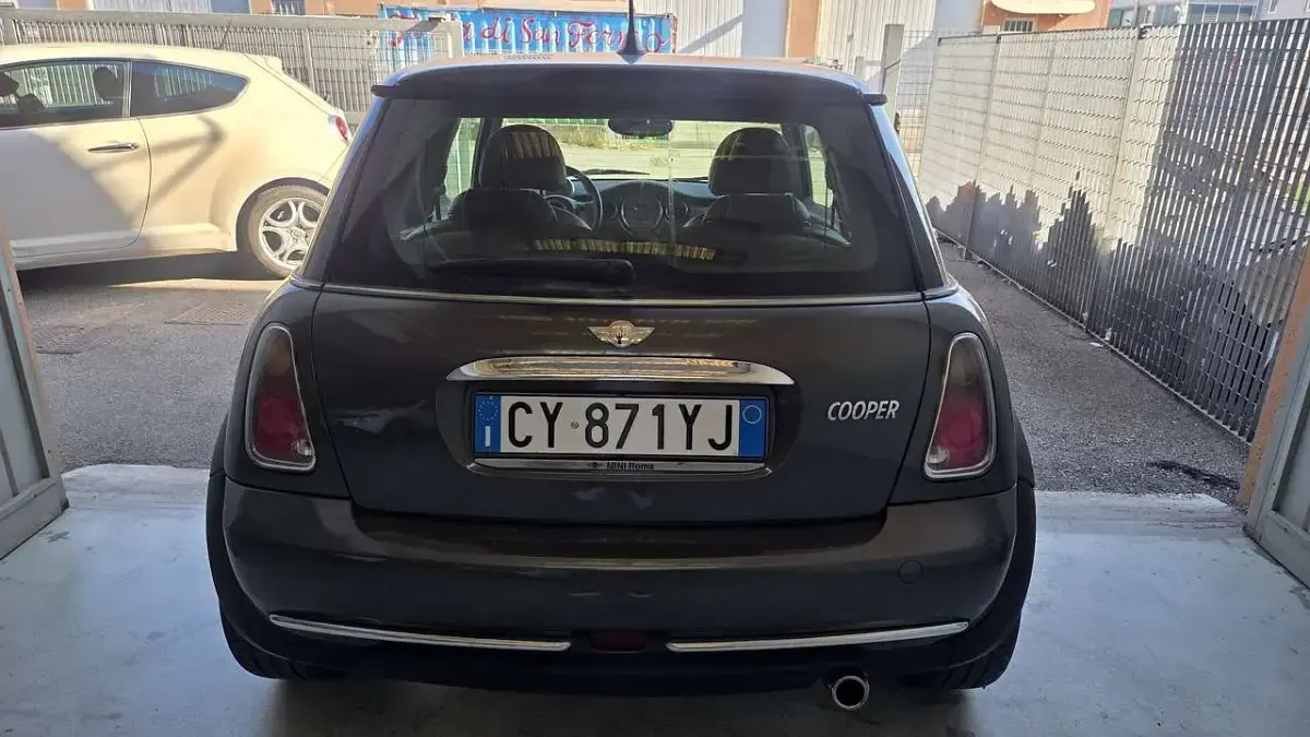 Usata Mini Cooper 116 CV (85 kW) 2005 Grigio Utilitaria
