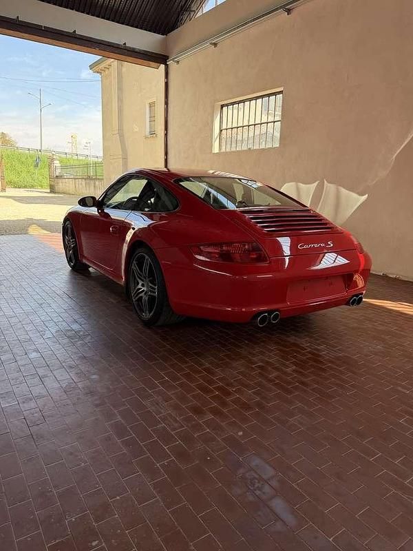 Usata Porsche 911 Carrera S 355 CV (261 kW) 2008 Indischrot/ guards red Coupé