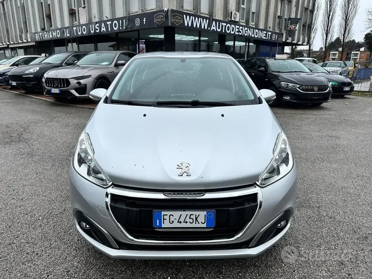 Usata Peugeot 208 Active 82 CV (60 kW) 2016 Grigio Utilitaria