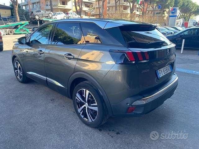 Usata Peugeot 3008 Allure 131 CV (96 kW) 2019 Grigio SUV