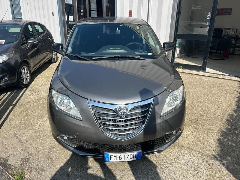 Usata Lancia Ypsilon S 95 CV (69 kW) 2017 Grigio Utilitaria