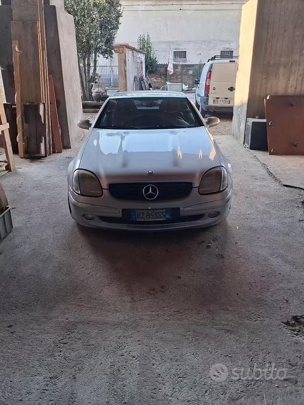 Usata Mercedes SLK200 163 CV (119 kW) 2002 Grigio Cabrio