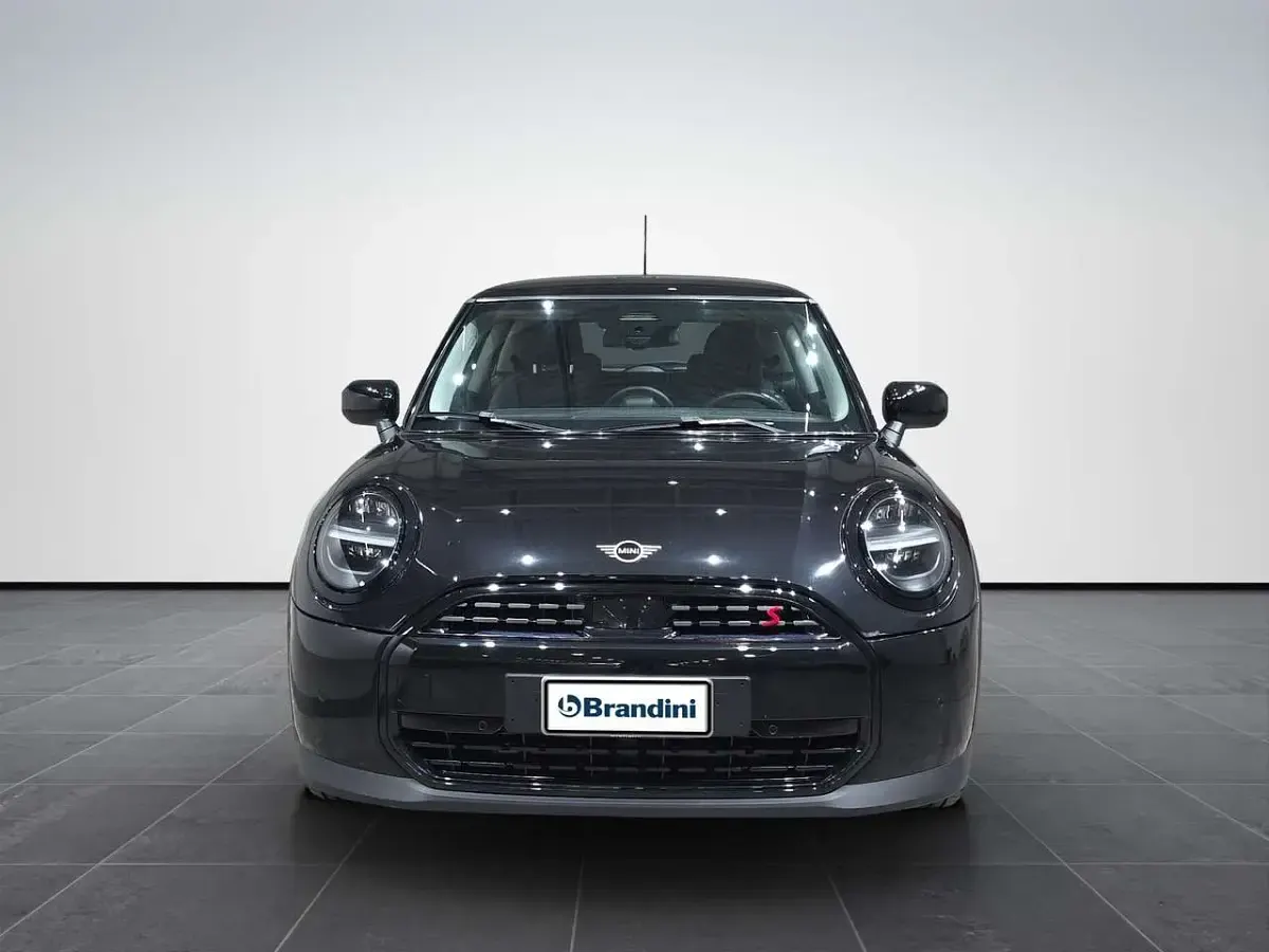 Usata Mini Cooper S Classic 204 CV (150 kW) 2025 Midnight black metallizzato ii Utilitaria