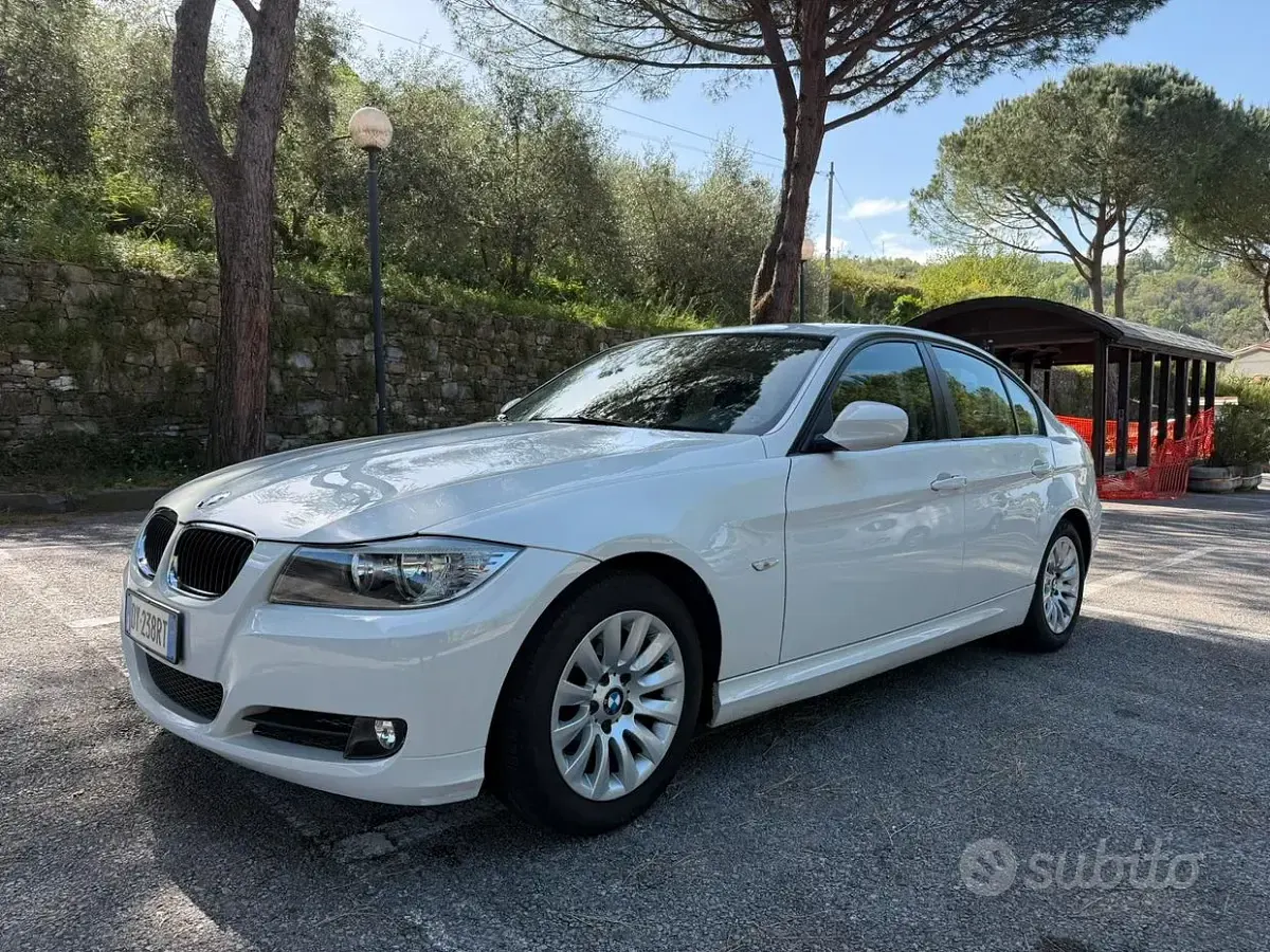 Usata BMW 318 143 CV (105 kW) 2009 Bianco Berlina