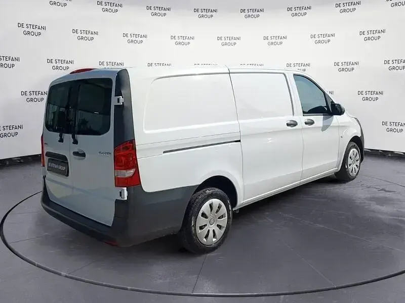 Usata Mercedes Vito 136 CV (100 kW) 2016 Bianco artico Furgone