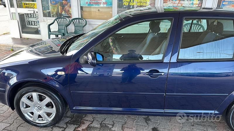 Usata VW Golf IV 90 CV (66 kW) 2000 Blu Berlina