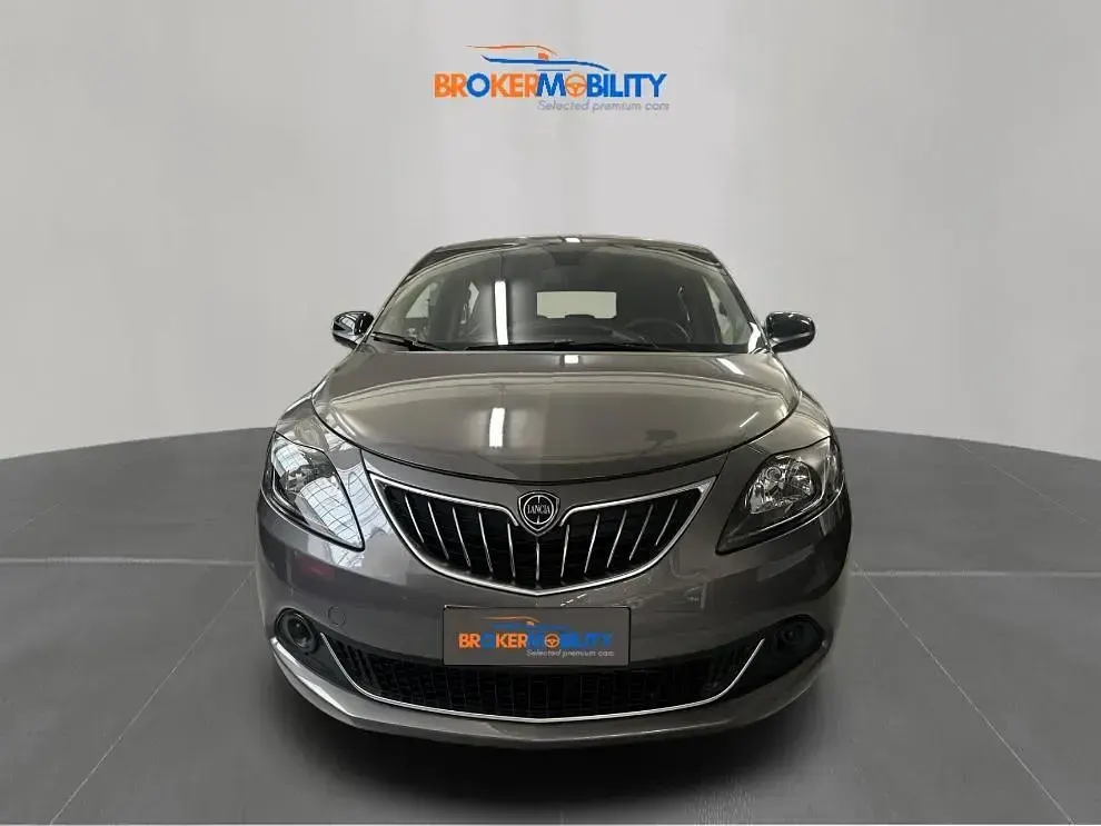 Usata Lancia Ypsilon S 69 CV (50 kW) 2024 Grigio Utilitaria