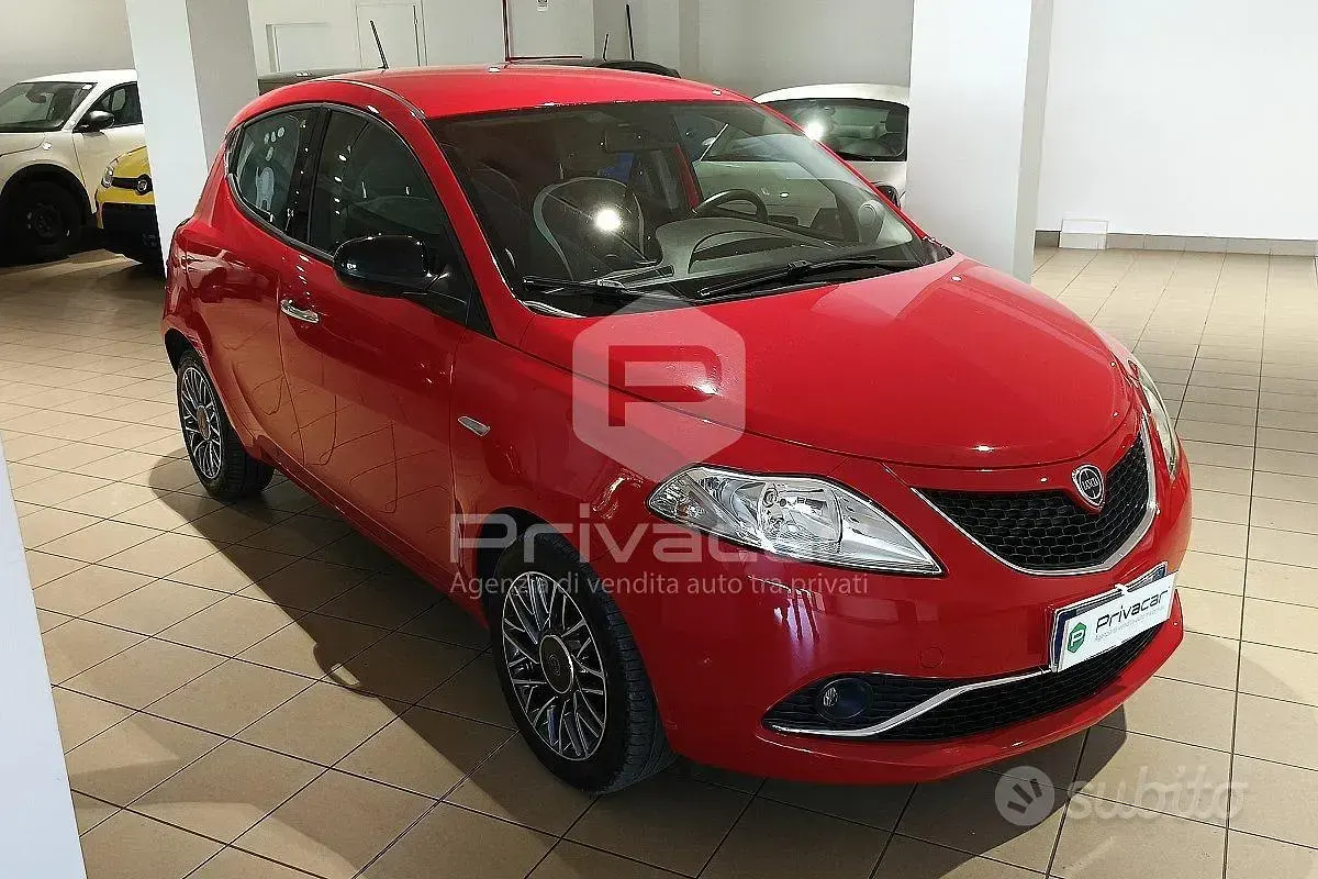 Usata Lancia Ypsilon S 95 CV (69 kW) 2017 Rosso Utilitaria