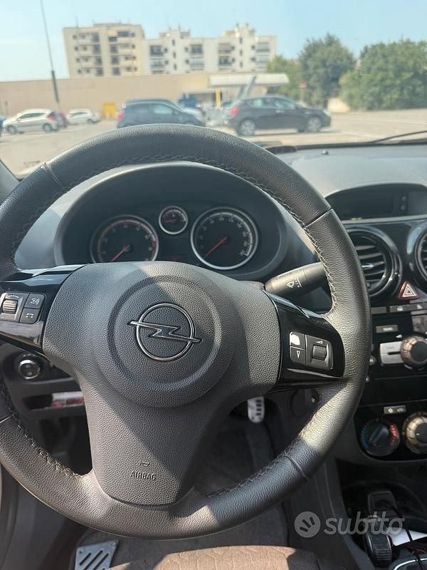 Usata Opel Corsa 75 CV (55 kW) 2014 Bianco Berlina