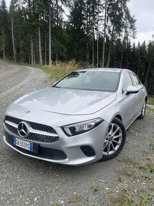 Usata Mercedes A180 116 CV (85 kW) 2020 Argento Berlina