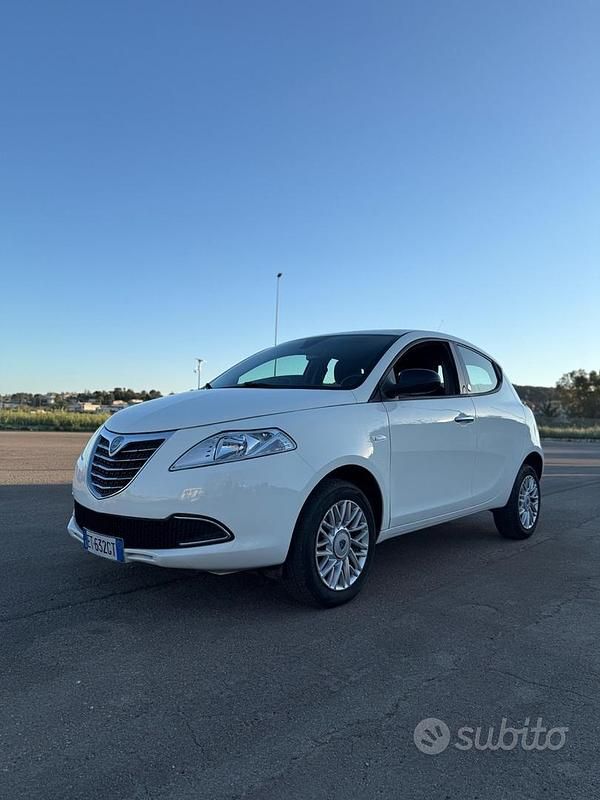 Usata Lancia Ypsilon 85 CV (62 kW) 2014 Utilitaria