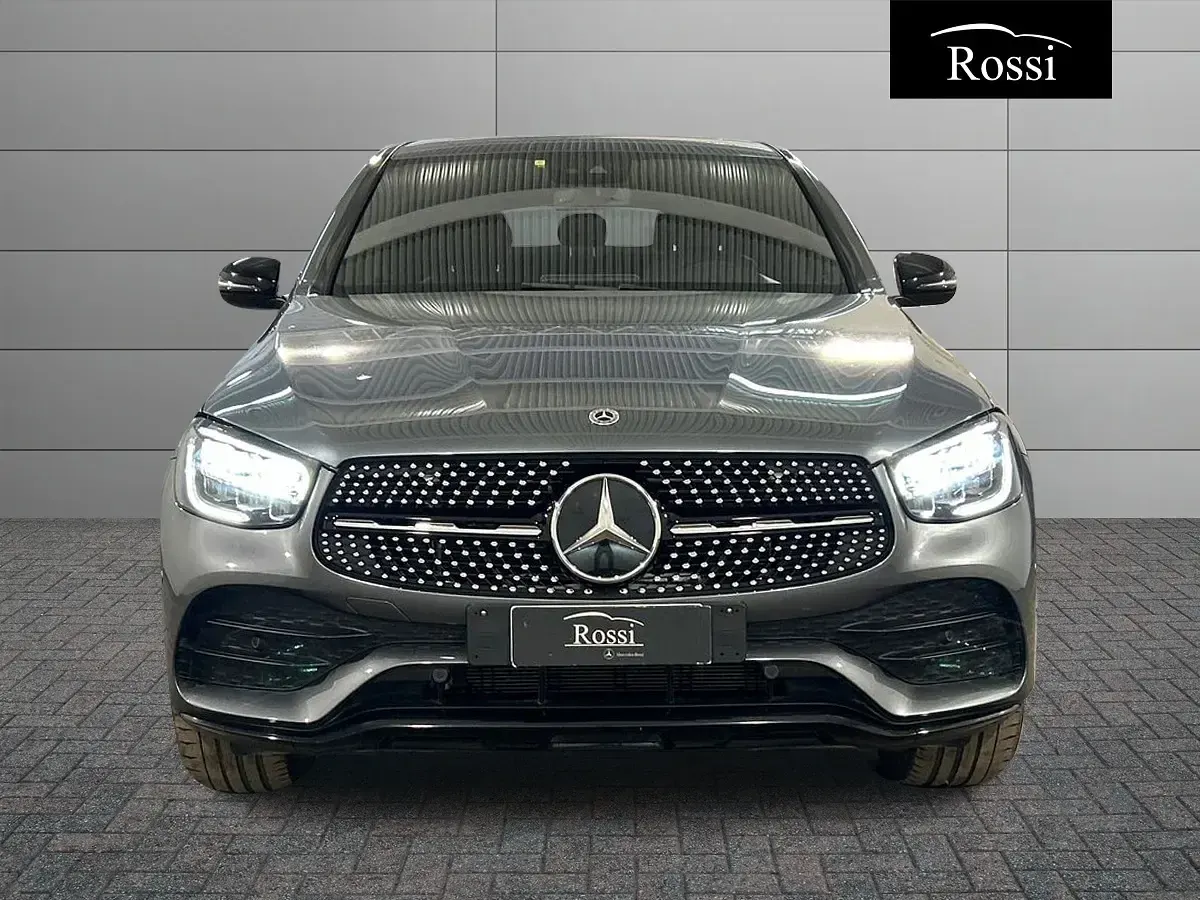 Usata Mercedes GLC300e Premium 194 CV (142 kW) 2022 Grigio scuro metallizzato SUV