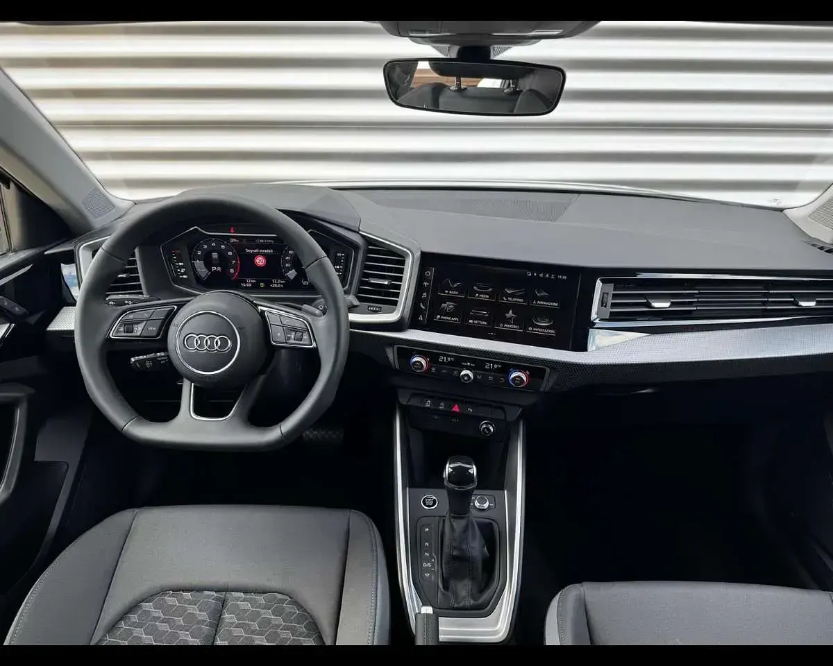 Nuova Audi A1 Ambiente 116 CV (85 kW) 2026 Bianco ghiacciaio metallizzato SUV