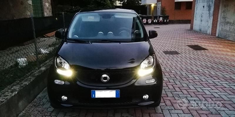 Usado Smart ForFour 71 CV (52 kW) 2018 Negro Utilitario