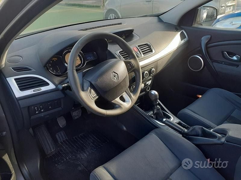 Usata Renault Mégane Dynamique 110 CV (80 kW) 2010 Grigio Berlina