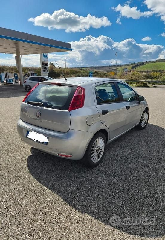 Usata Fiat Grande Punto 75 CV (55 kW) 2014 Grigio Utilitaria