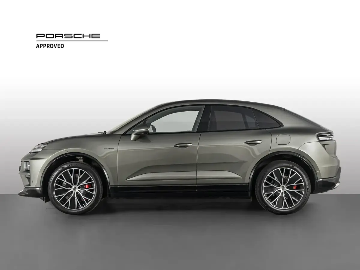 Usata Porsche Macan 330 kW (449 CV) 2024 Verde aventurine metallizzato SUV