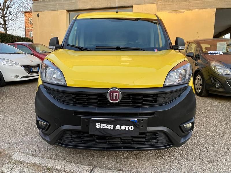 Usata Fiat Doblò 95 CV (69 kW) 2020 Giallo Monovolume