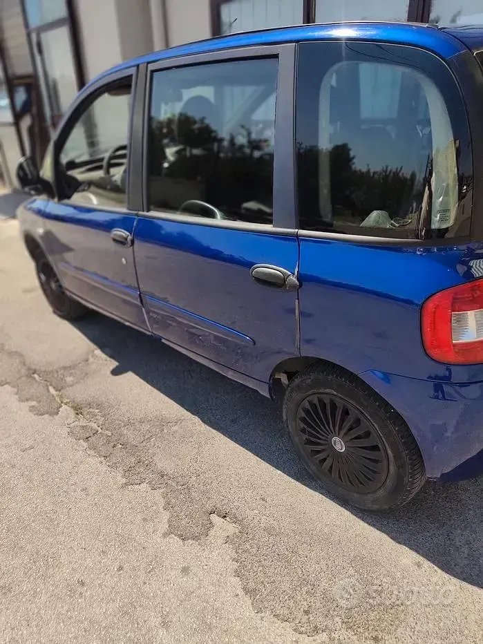 Usata Fiat Multipla 103 CV (75 kW) 2011 Bluazzurro Monovolume