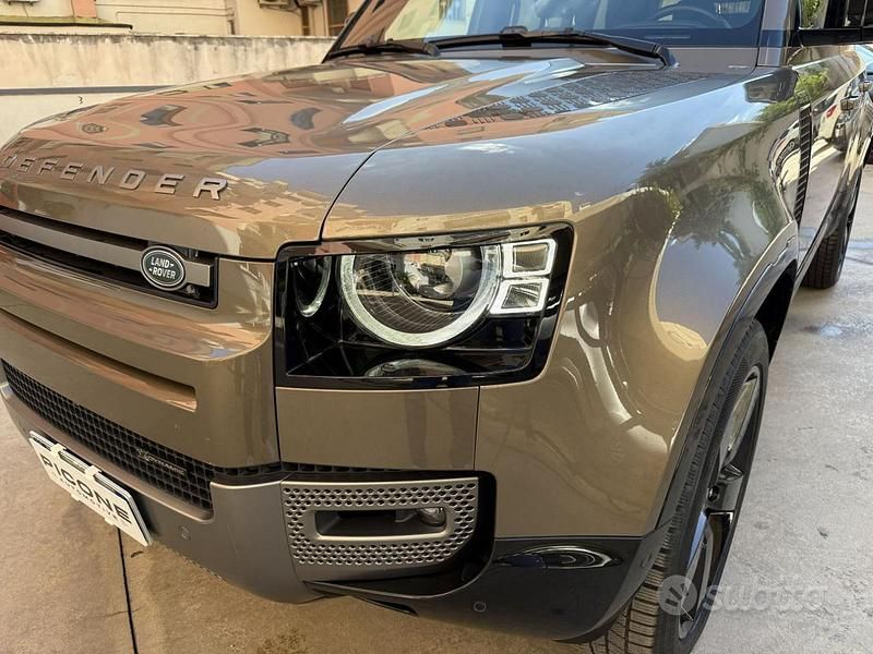 Usata Land Rover Defender HSE Dynamic 300 CV (220 kW) 2022 Beige SUV