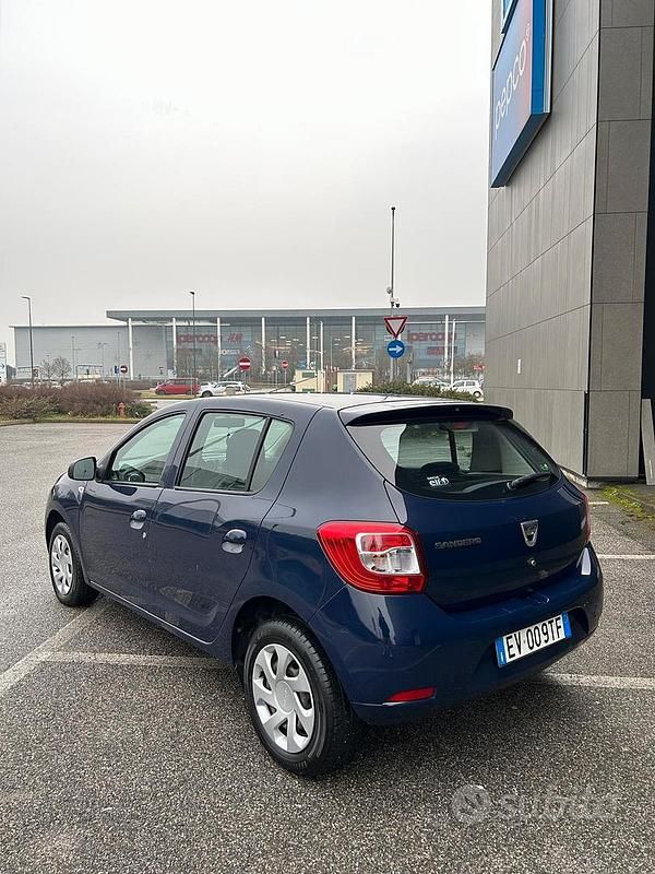 Usata Dacia Sandero 110 CV (80 kW) 2014 Blu Berlina