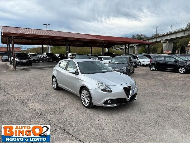 Usata Alfa Romeo Giulietta Super 120 CV (88 kW) 2017 Argento Utilitaria