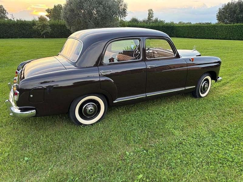 Usata Mercedes 180 60 CV (44 kW) 1955 Marrone Berlina