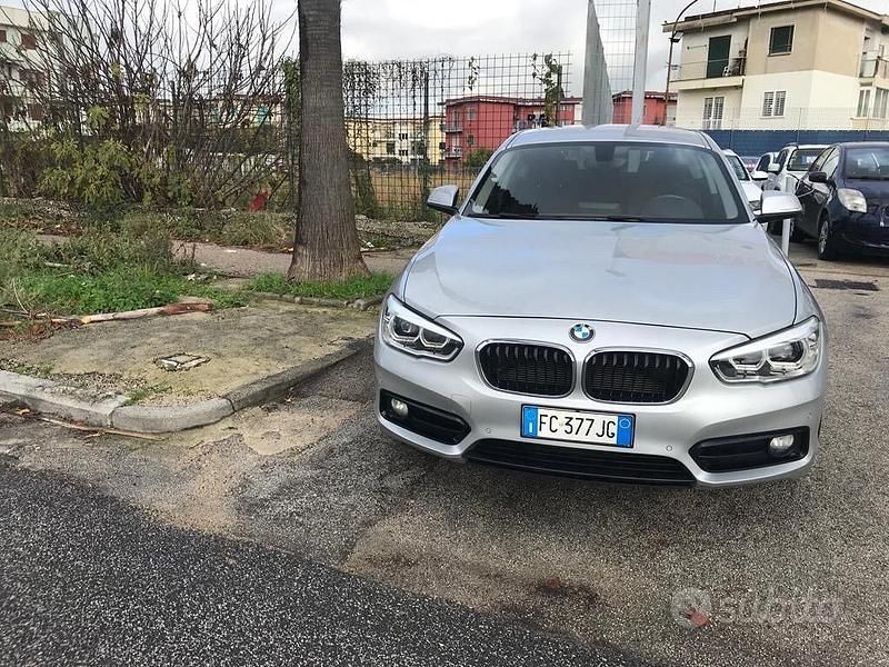 Grigio Usata 2015 BMW 116 Sport Line Due volumi | 8950 € (Ottimo prezzo) - Immagine 1/4