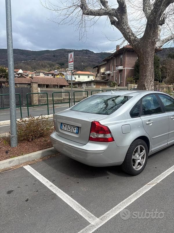 Usata Volvo S40 136 CV (100 kW) 2004 Grigio Berlina